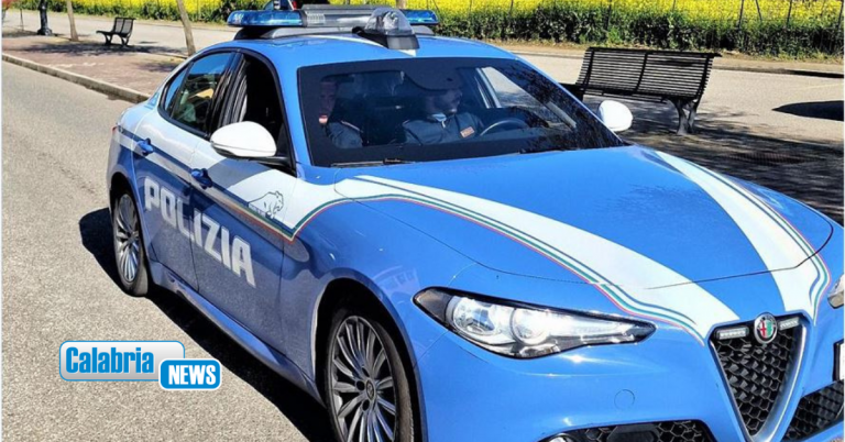 Crotone, 24enne pizzicato con mezzo chilo di cocaina: arrestato dalla Polizia