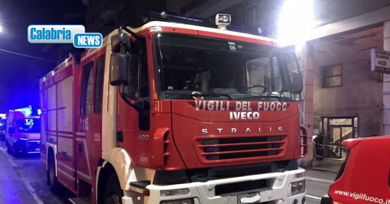 Nella notte si stacca intonaco da soffitto, lievemente feriti due ragazzi nel Cosentino