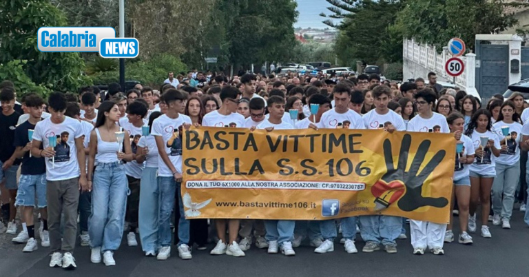 Corigliano-Rossano: oltre mille fiaccole accese per Gaetano Ruffo, vittima della “strada della morte”