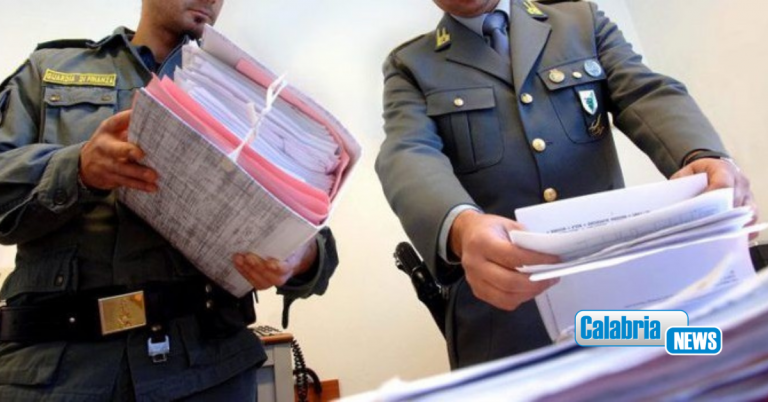 Calabria, quattro nuovi indagati nell’inchiesta su consulenze struttura depurazione Regione