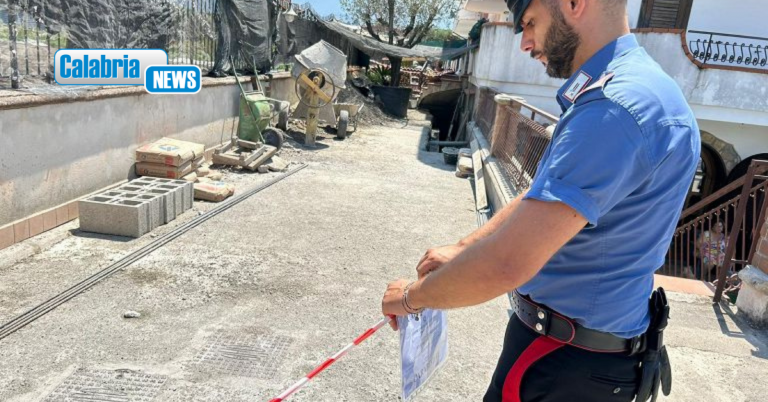 Operaio 61enne morto in un cantiere privato ad Altomonte: travolto dal crollo di un muro