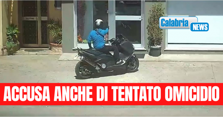 VIDEO-Spari contro vetrina negozio, abitazione e auto in sosta: Polizia arresta 27enne a Rosarno