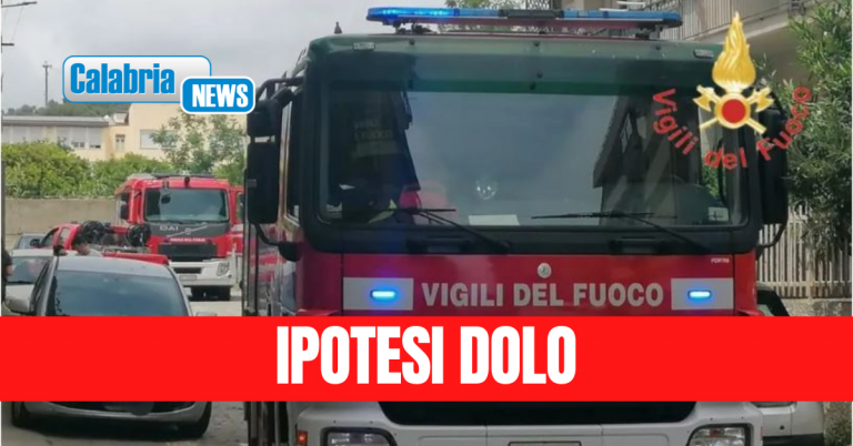 Indagini in corso sull’incendio divampato vicino al villaggio turistico “Volvito” a Cirò Marina