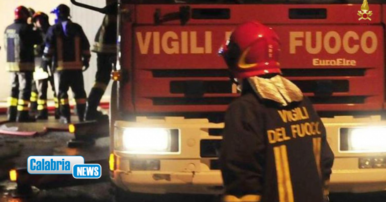 Incendio nella notte in un’abitazione a Rocca Imperiale: muore 87enne, grave la moglie di 80 anni