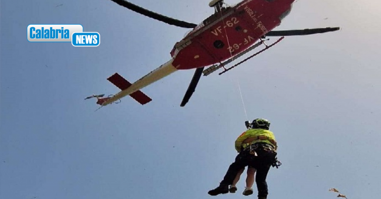 VIDEO-Due turisti rimangono bloccati sulla scogliera di Capo Vaticano: soccorsi dai Vigili del fuoco