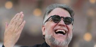 Mostra Venezia, Guillermo del Toro incanta: per ‘Frankenstein’ 13 minuti di applausi