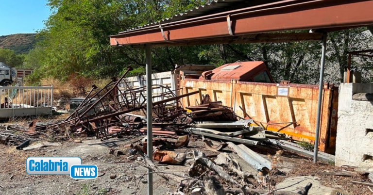 Nocera Terinese, rifiuti pericolosi e scarichi abusivi nel Savuto: sequestrata area di 40mila metri quadri
