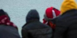 Rapporto Migrantes: in calo flussi irregolari, ‘modello Albania’ ai margini della democrazia