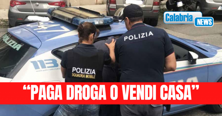 Napoli, estorsioni e minacce per un debito di droga: 4 arresti, 2 presi in vacanza in Calabria