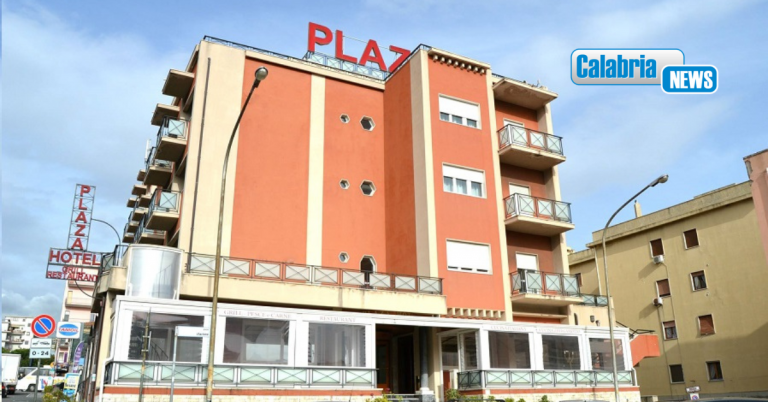 Villa San Giovanni, tentano di rubare cavi e rame nell’ex hotel Plaza: 3 arresti in flagranza