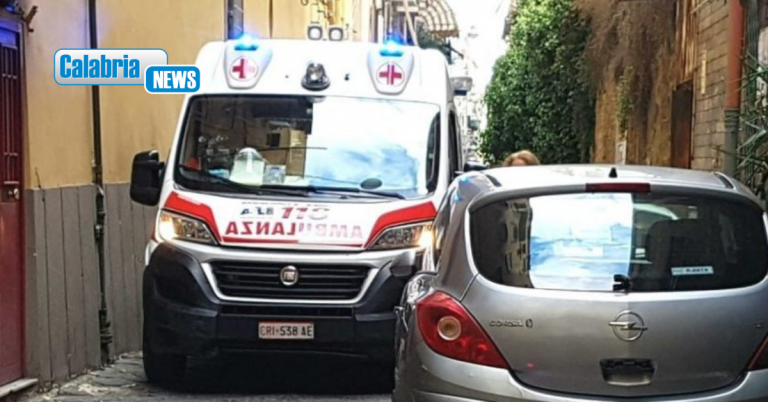 Tragedia a Catanzaro, morto bimbo di meno di 2 anni investito da furgoncino