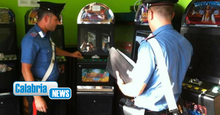 Lotta al gioco d’azzardo illegale nella Piana di Gioia Tauro: slot truccate, sequestri e denunce