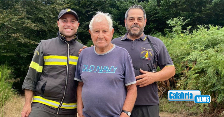 Gerocarne, 84enne va a funghi ma perde orientamento: scatta allarme, ritrovato dai Vigili del fuoco