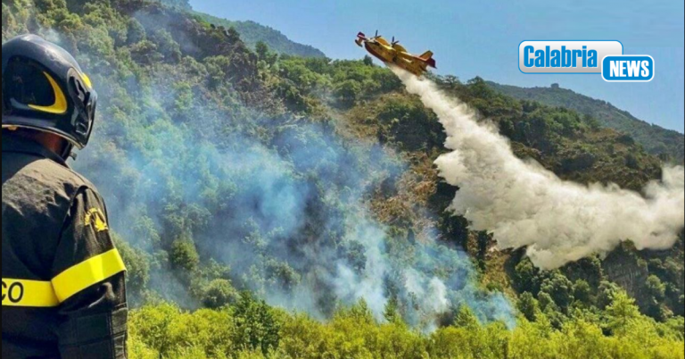 In Calabria non si ferma l’emergenza incendi: anche a settembre record di roghi