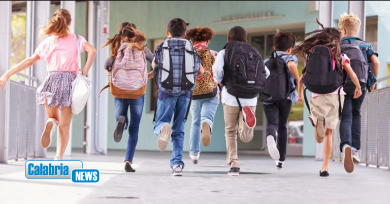 Scuola, torna a suonare la campanella: il calendario delle Regioni, in Calabria si parte il 16 settembre