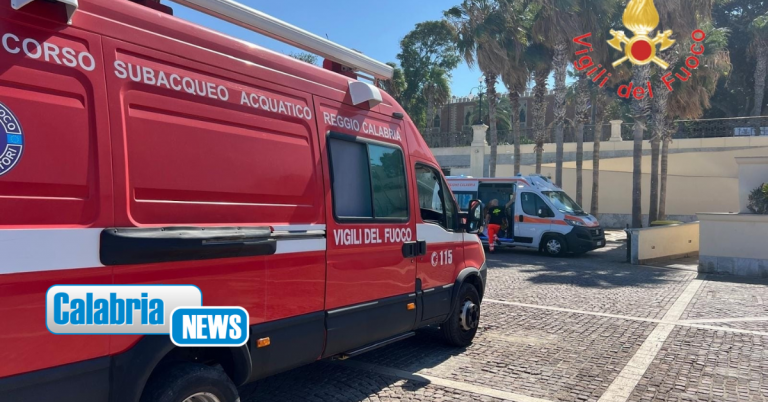 Reggio Calabria, colpito da malore in mare: bagnante salvato dai Vigili del fuoco