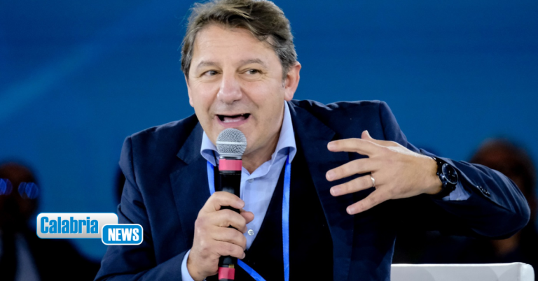 Regionali 2025, Tridico: “Meloni abbandona gli ultimi e sostiene un indagato per corruzione”