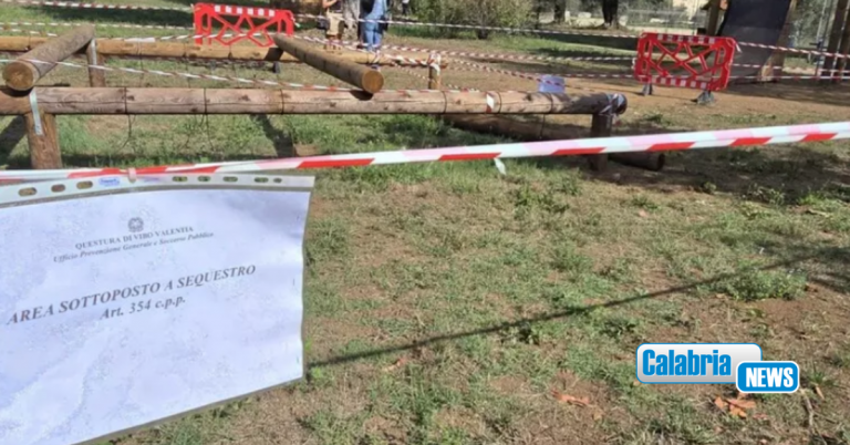 Vibo Valentia, cede trave in parco giochi: grave bimbo 4 anni, ricoverato con prognosi riservata
