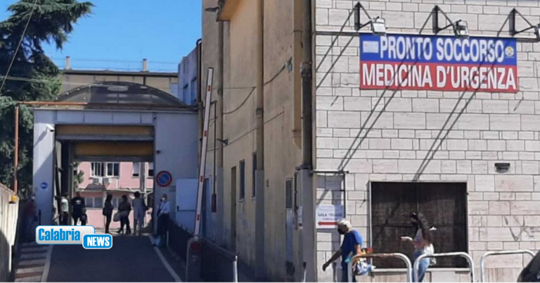 Vibo Valentia, bambino di 9 anni investito all’uscita da scuola: ricoverato con frattura
