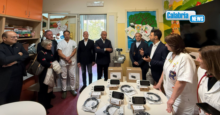 Cosenza, consegnati 7 pulsossimetri al reparto di pediatria dell’Annunziata