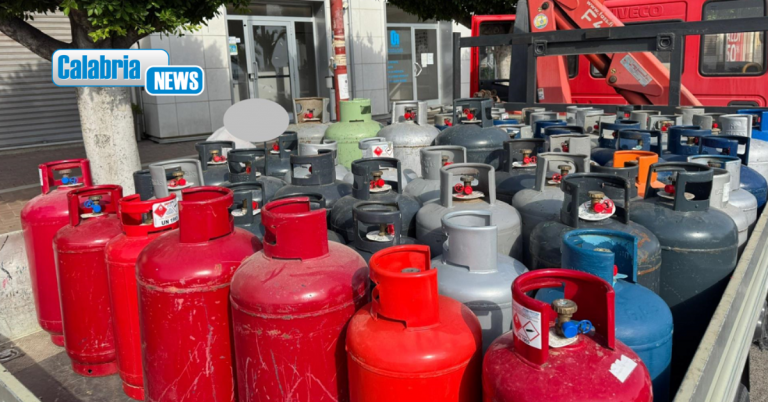Crotone, sequestrate 70 bombole di Gpl illegalmente commercializzate: denunciato un responsabile