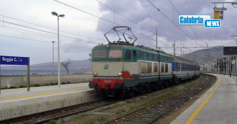 Lavori sulla linea ferroviaria tirrenica Sud: i pendolari denunciano grandi disagi nei servizi