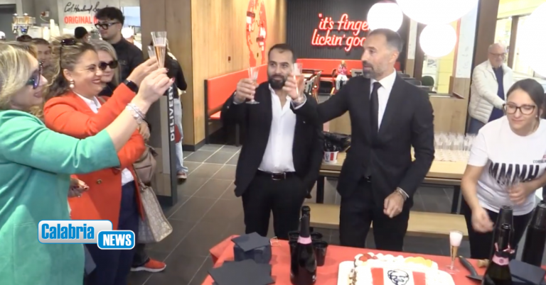 VIDEO-KFC approda a Corigliano-Rossano, nuova apertura del colosso americano del fast-food
