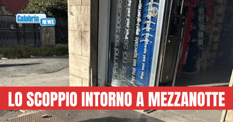 Lamezia, ordigno esplode davanti ingresso di un noto esercizio commerciale