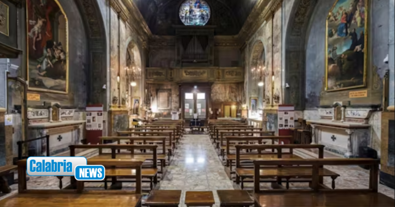 Lungro, denunciato un giovane per il furto della lamina in oro della Cattedrale di San Nicola di Mira