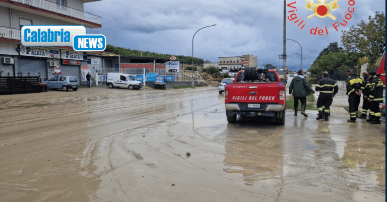 Maltempo sul crotonese: decine di interventi dei Vigili del Fuoco