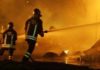 Napoli, vasto incendio a Ponticelli. Il Comune: “Tenere chiuse porte e finestre”