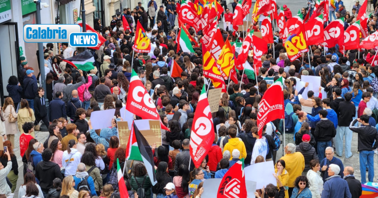 Sciopero generale, tante manifestazioni anche in Calabria: migliaia in piazza