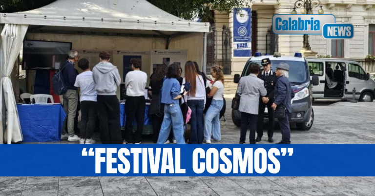 Reggio Calabria, grande interesse di studenti e visitatori per lo stand del Ris dei Carabinieri