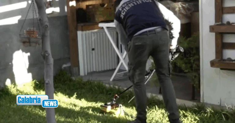 Reggio, indagine sui gemelli soffocati appena partoriti: fidanzato della giovane non risponde a pm