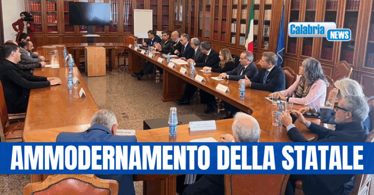 Catanzaro, in Prefettura sottoscritto protocollo legalità per ultimo tratto lavori SS 106