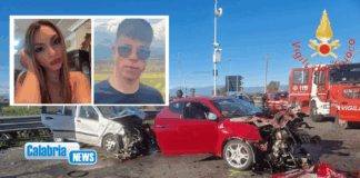 FOTO-Impatto mortale sulla SS16 a Cassano: addio ai 20enni Chiara e Antonio, altri 4 feriti