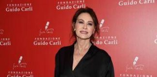 Elena Sofia Ricci: “Io abusata a 12 anni. La separazione? Sono tornata a vivere”