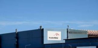 Ex Ilva, continua la protesta a Genova: operai hanno dormito in strada