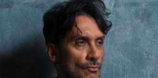 Fabrizio Moro: “Fare dischi? Un martirio. Oggi il sistema musicale vomita troppe canzoni”