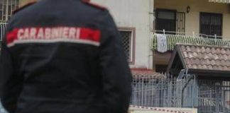 Firenze, marito e moglie trovati morti in casa con ferite da coltello