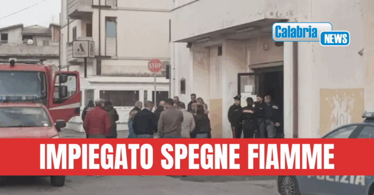 Gioia Tauro, uomo entra e lancia molotov nell’ufficio tributi: autore fermato da Forze Ordine