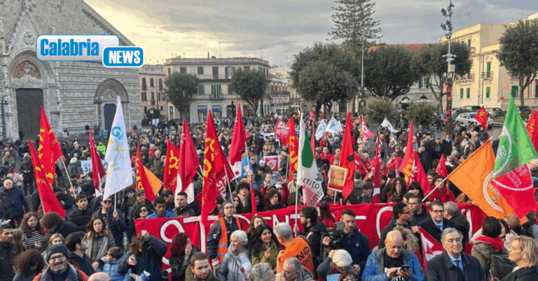 VIDEO-In 15mila alla manifestazione “No Ponte”. Schlein a Meloni e Salvini. “Vi dovete fermare”