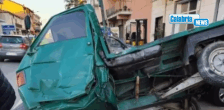 Scontro tra auto e motocarro su statale 106 a Mirto Crosia: morto 87enne