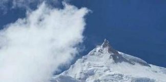 Nepal, Farnesina in contatto con 5 alpinisti italiani: “Stanno bene”