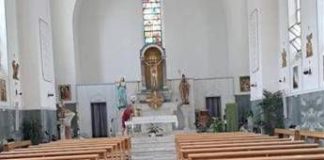 Ostia, feci in chiesa e sull’altare: ci sarà messa di riparazione