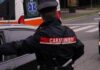 Piacenza, donna trovata morta in casa: uccisa a coltellate, si cerca il marito