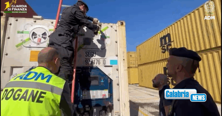VIDEO-Nuovo maxi-sequestro di cocaina (oltre 175 Kg) al Porto di Gioia Tauro