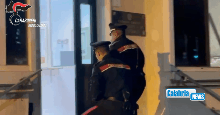 VIDEO-Reggio Calabria, ricatta uomo con video hot: arrestata per estorsione