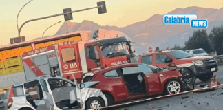 Impatto mortale sulla SS106 a Sibari: morti due ventenni e altri due gravemente feriti