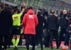 Tocco di mano in area rossonera, proteste e Allegri espulso: caos nel finale di Milan-Lazio